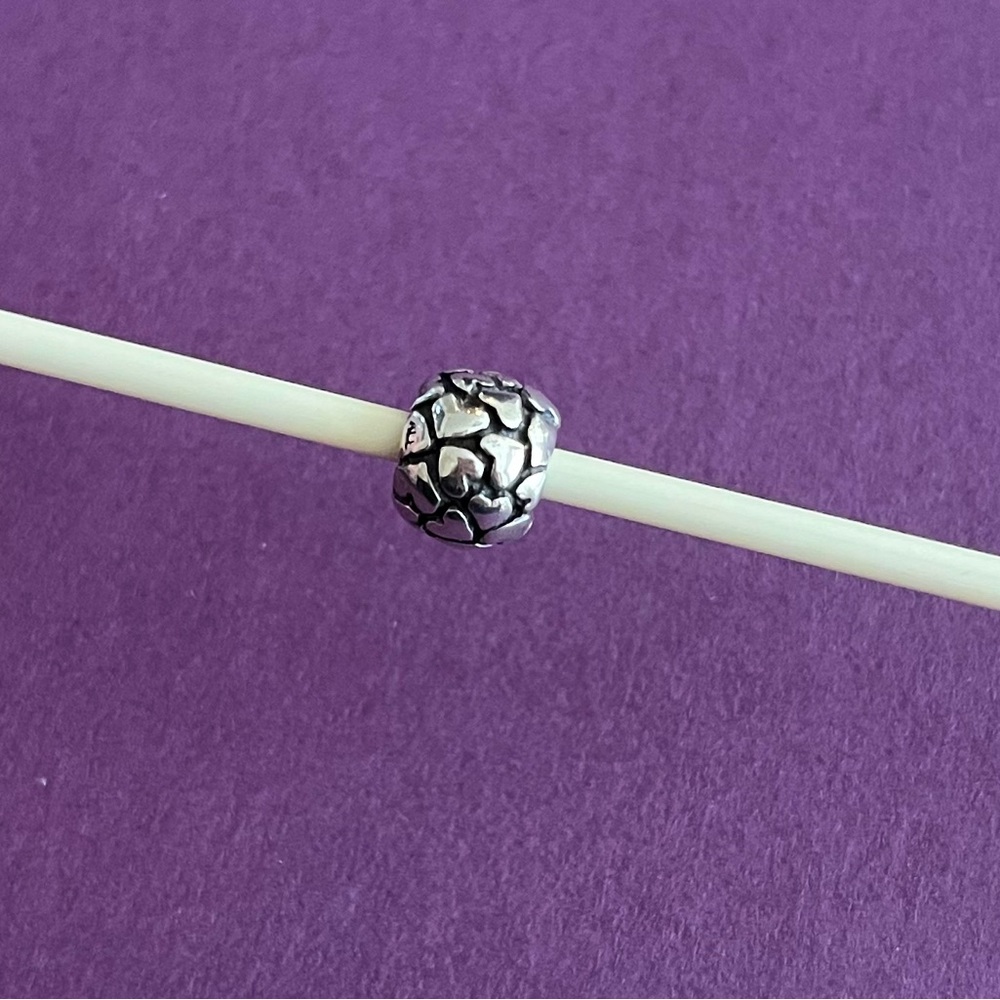 Pandora Retired Sterling Silver Lotsa Love hearts charm.